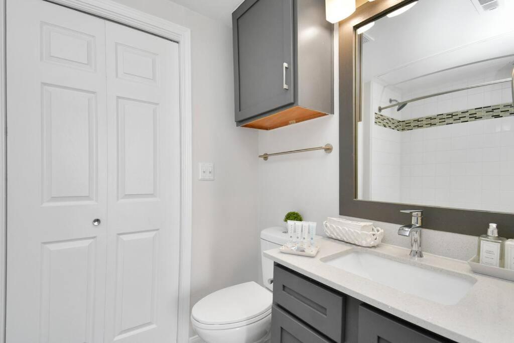 Appartement Chic Retreat-Walk To Nrg-Pool à Houston Extérieur photo