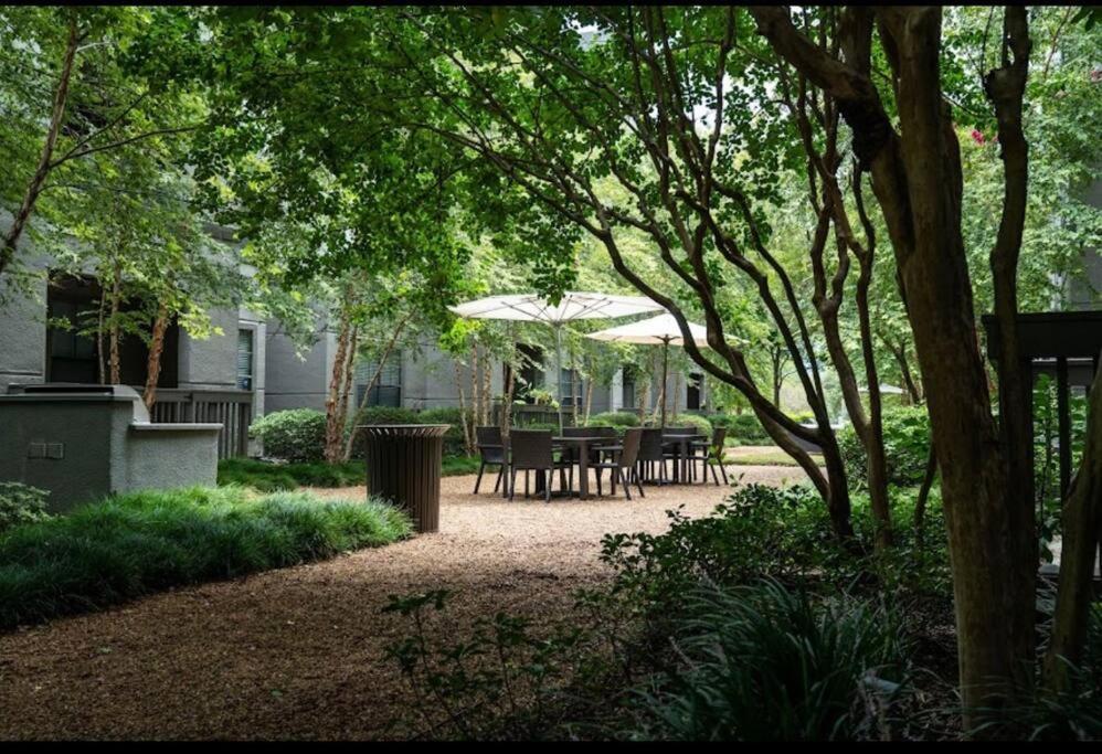 Appartement Chic Retreat-Walk To Nrg-Pool à Houston Extérieur photo